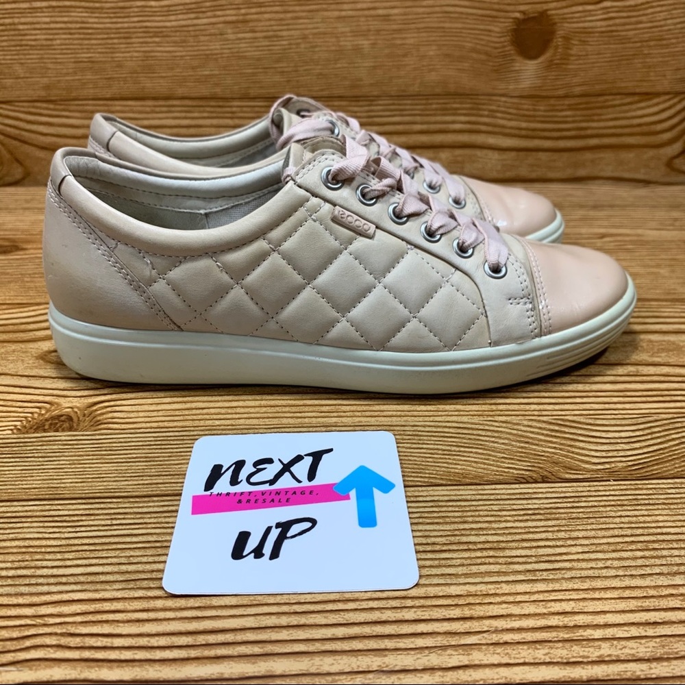 *SOLD* ECCO Women's Soft Quilted Rose Gold Pink - Picture 5 of 10